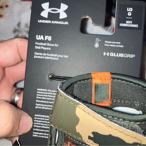 Under Armour Large Football Gloves - Picture 4 of 5